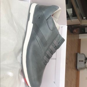 Men’s KIZIK size 12 Grey